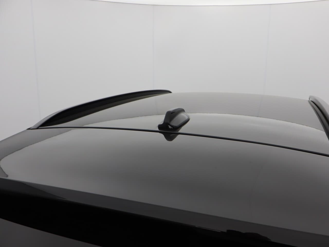 Volvo XC40 2.0 B4 MHEV R-Design — image 40