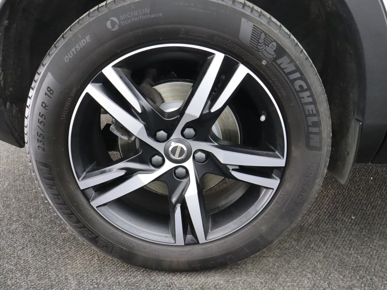 Volvo XC40 2.0 B4 MHEV R-Design — image 44