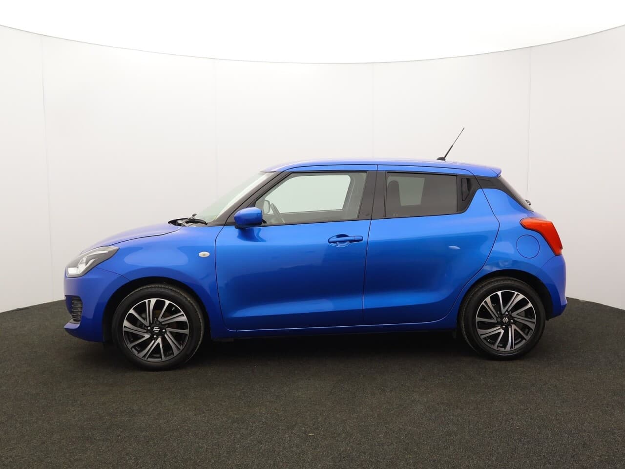 Suzuki Swift 1.2 Dualjet MHEV SZ-L — image 6