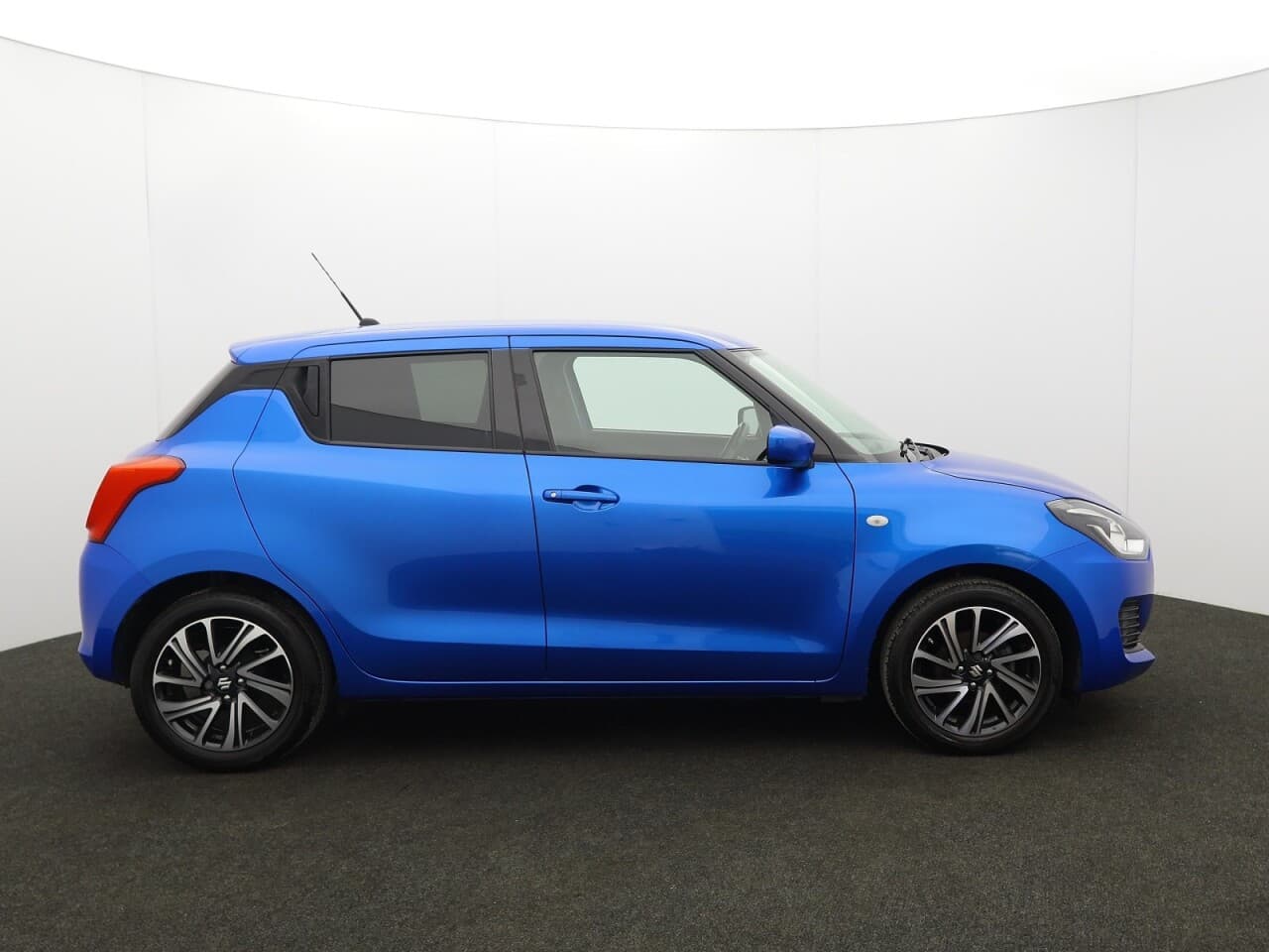 Suzuki Swift 1.2 Dualjet MHEV SZ-L — image 11