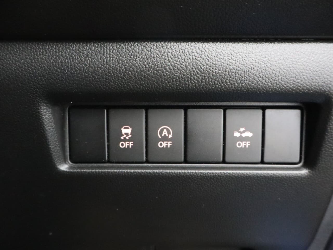 Suzuki Swift 1.2 Dualjet MHEV SZ-L — image 21