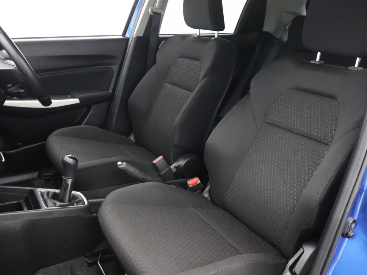 Suzuki Swift 1.2 Dualjet MHEV SZ-L — image 34