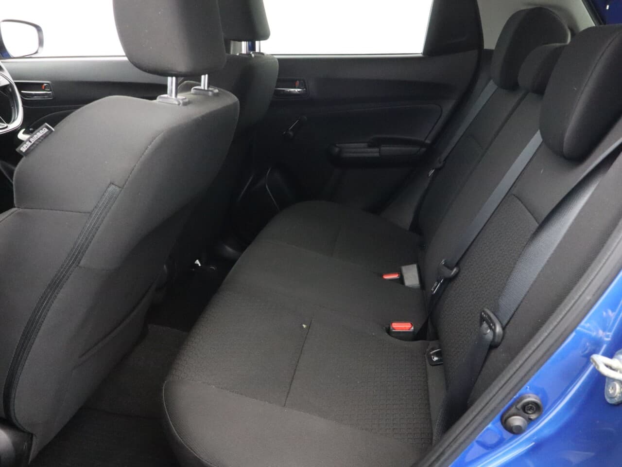 Suzuki Swift 1.2 Dualjet MHEV SZ-L — image 38
