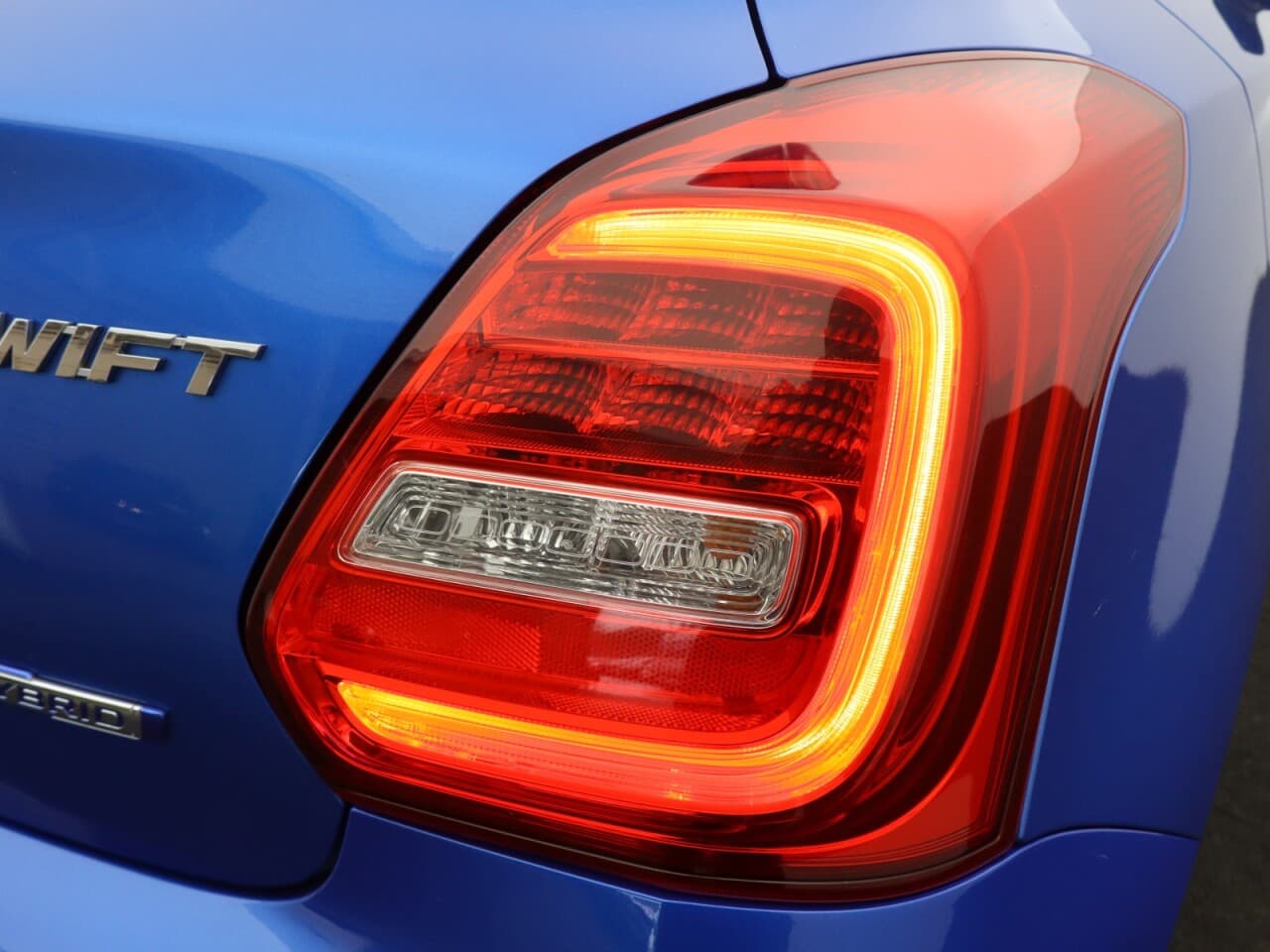 Suzuki Swift 1.2 Dualjet MHEV SZ-L — image 51
