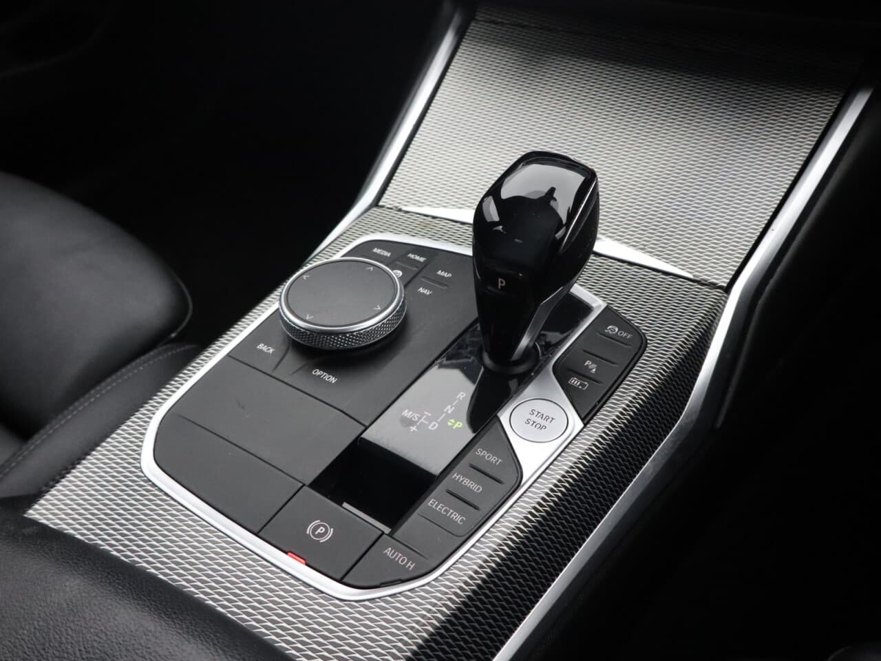 BMW 3 Series 2.0 330e 12kWh M Sport — image 25