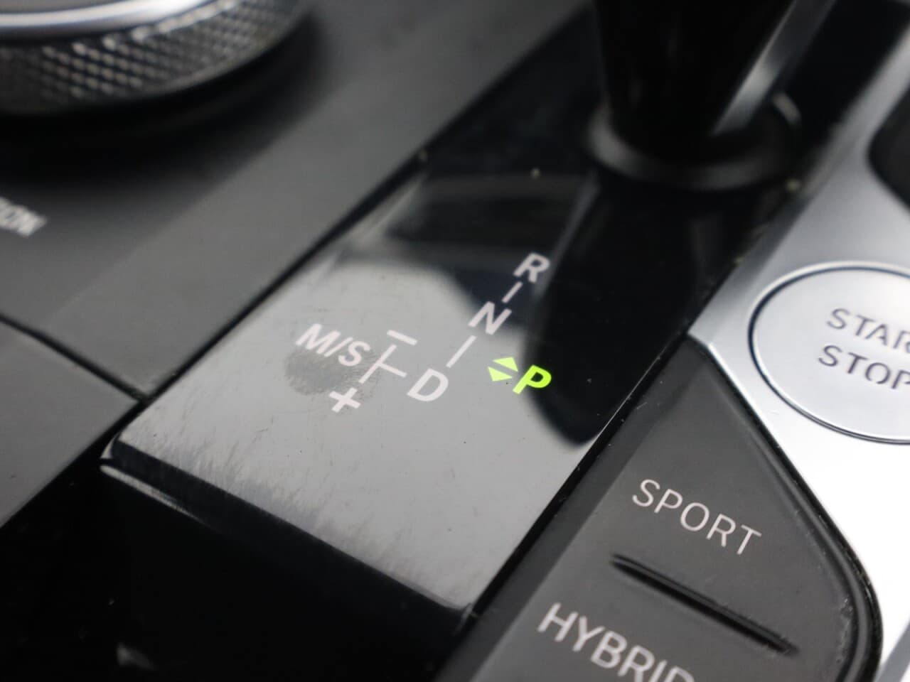 BMW 3 Series 2.0 330e 12kWh M Sport — image 28