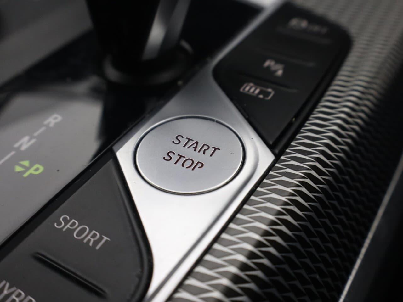 BMW 3 Series 2.0 330e 12kWh M Sport — image 29