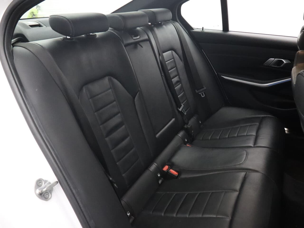 BMW 3 Series 2.0 330e 12kWh M Sport — image 51