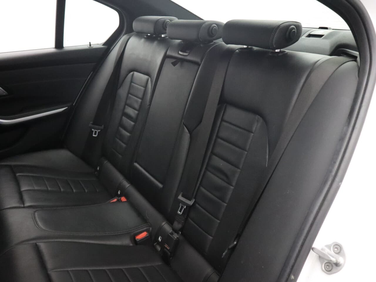BMW 3 Series 2.0 330e 12kWh M Sport — image 52