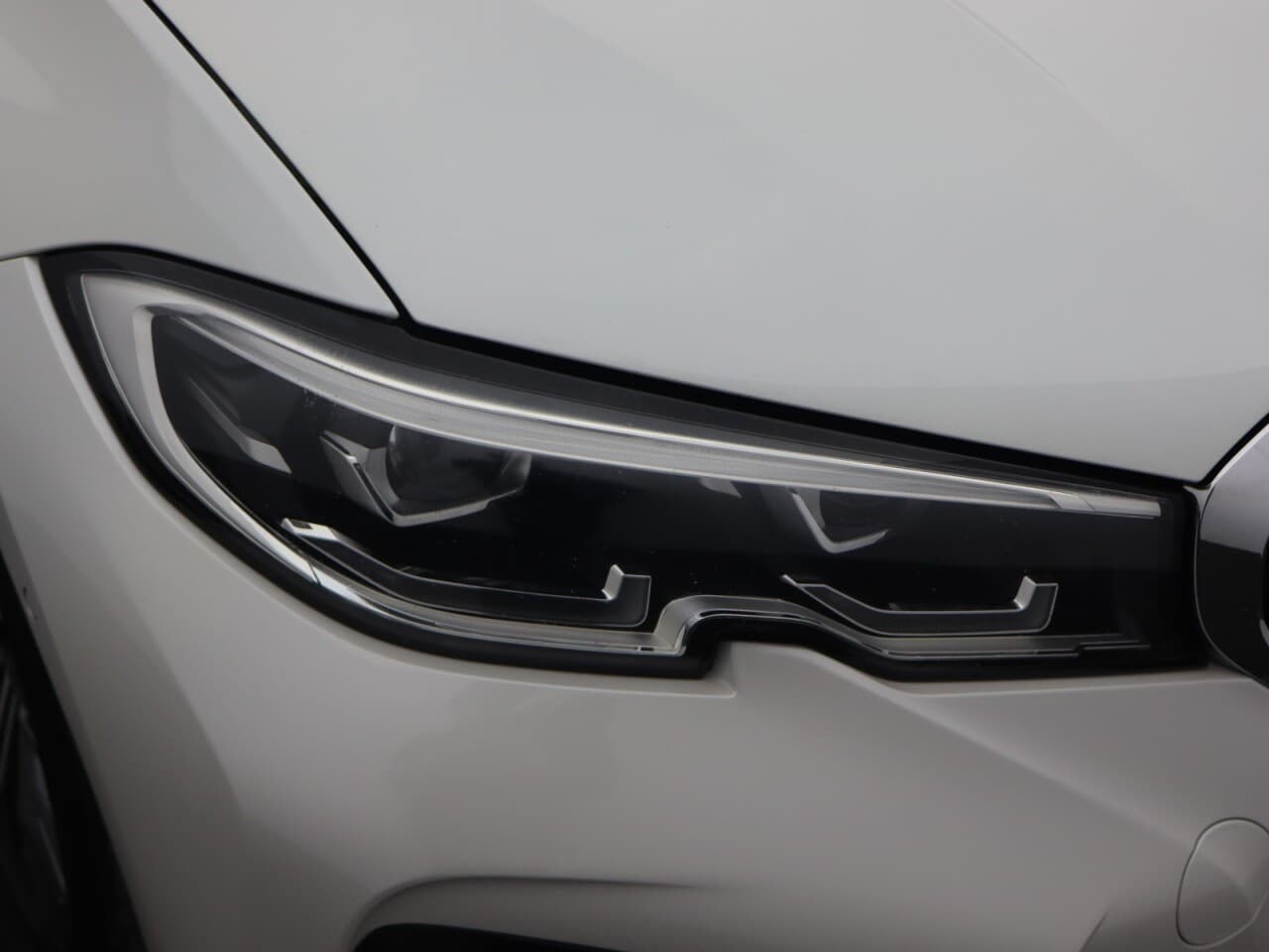 BMW 3 Series 2.0 330e 12kWh M Sport — image 71