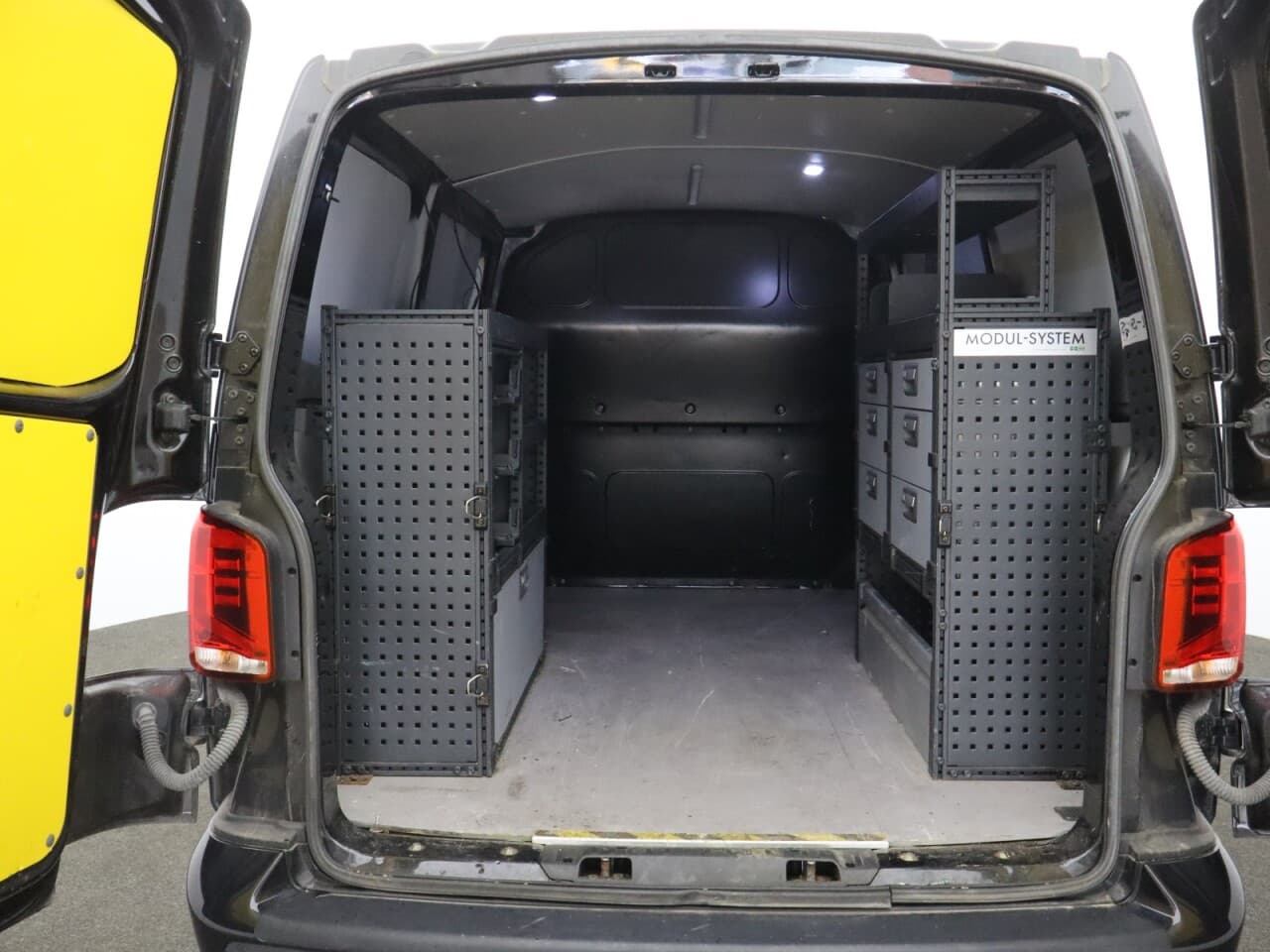 Volkswagen Transporter 2.0 TDI T32 Highline — image 17