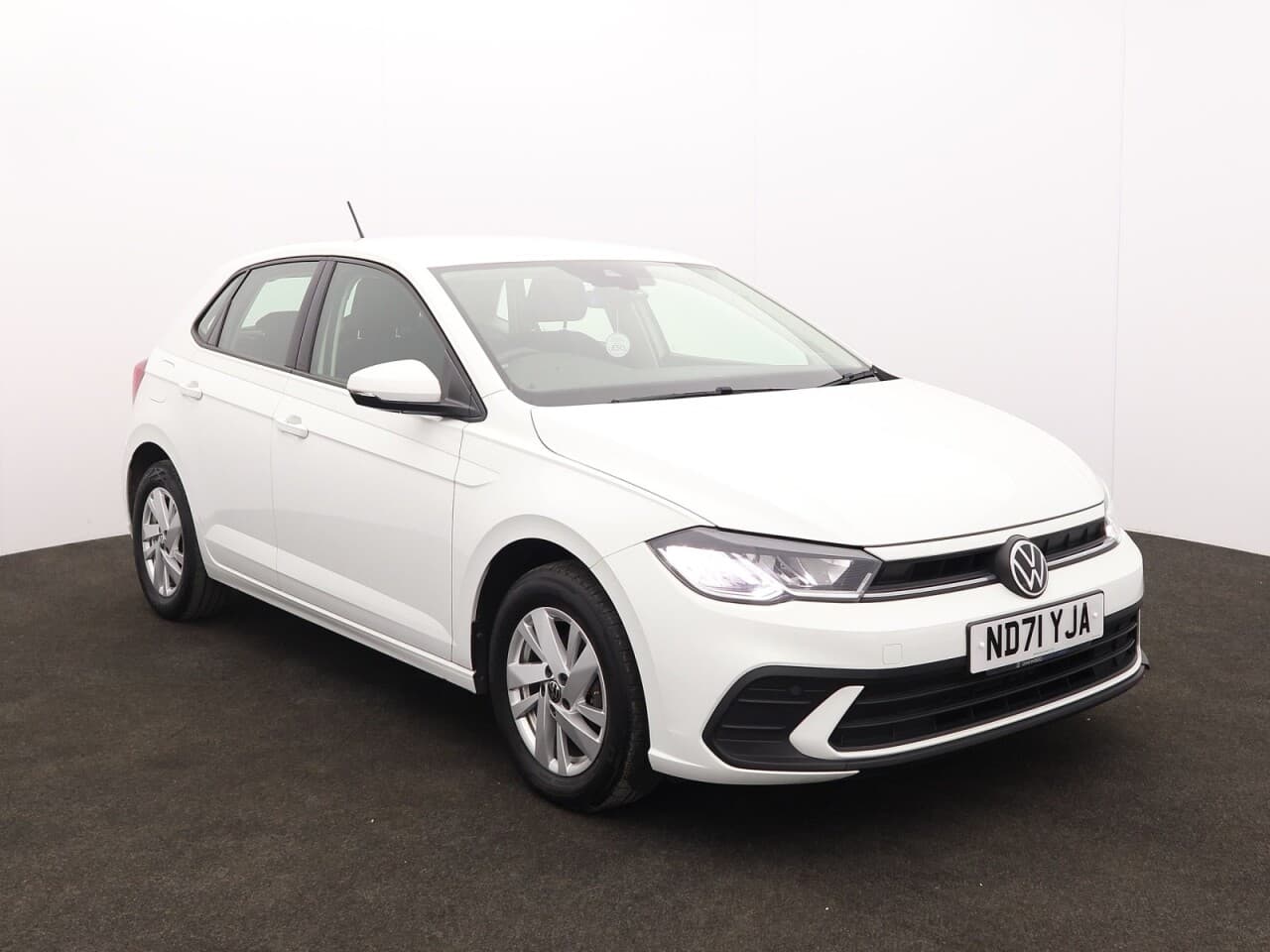 Volkswagen Polo 1.0 TSI Life view 1