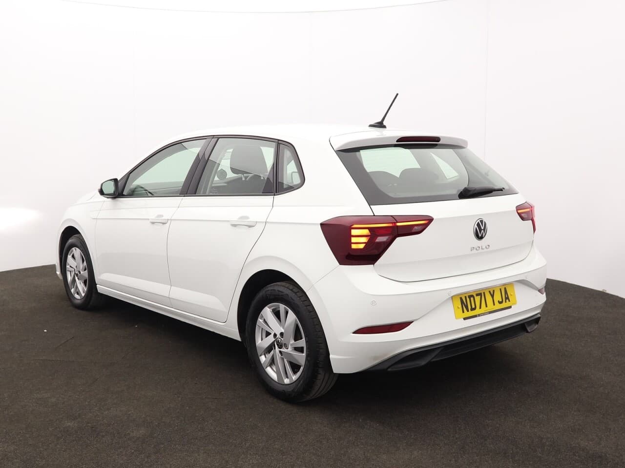 Volkswagen Polo 1.0 TSI Life — image 8