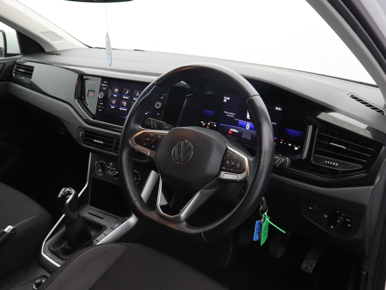Volkswagen Polo 1.0 TSI Life — image 12
