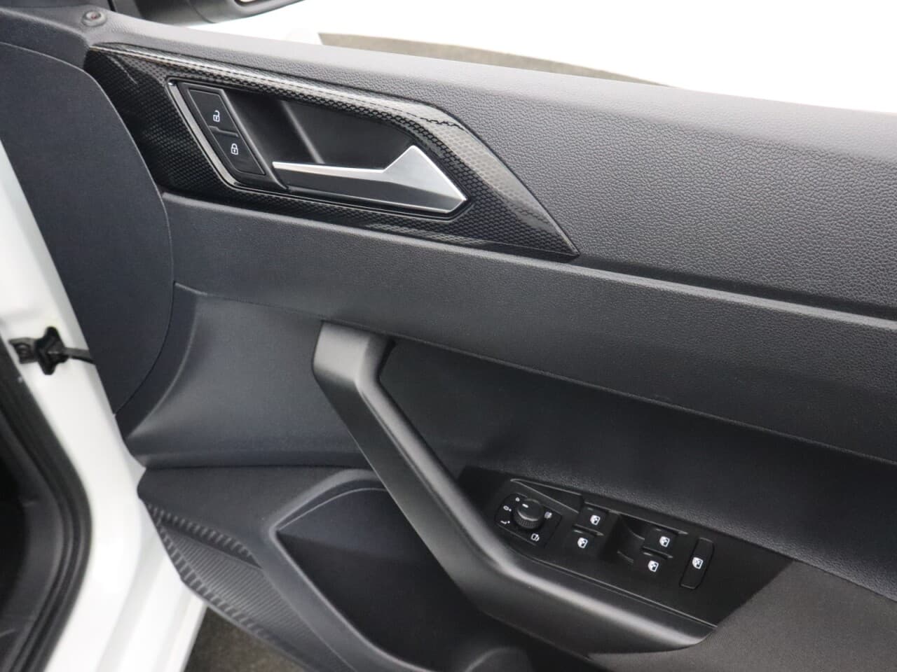 Volkswagen Polo 1.0 TSI Life — image 32