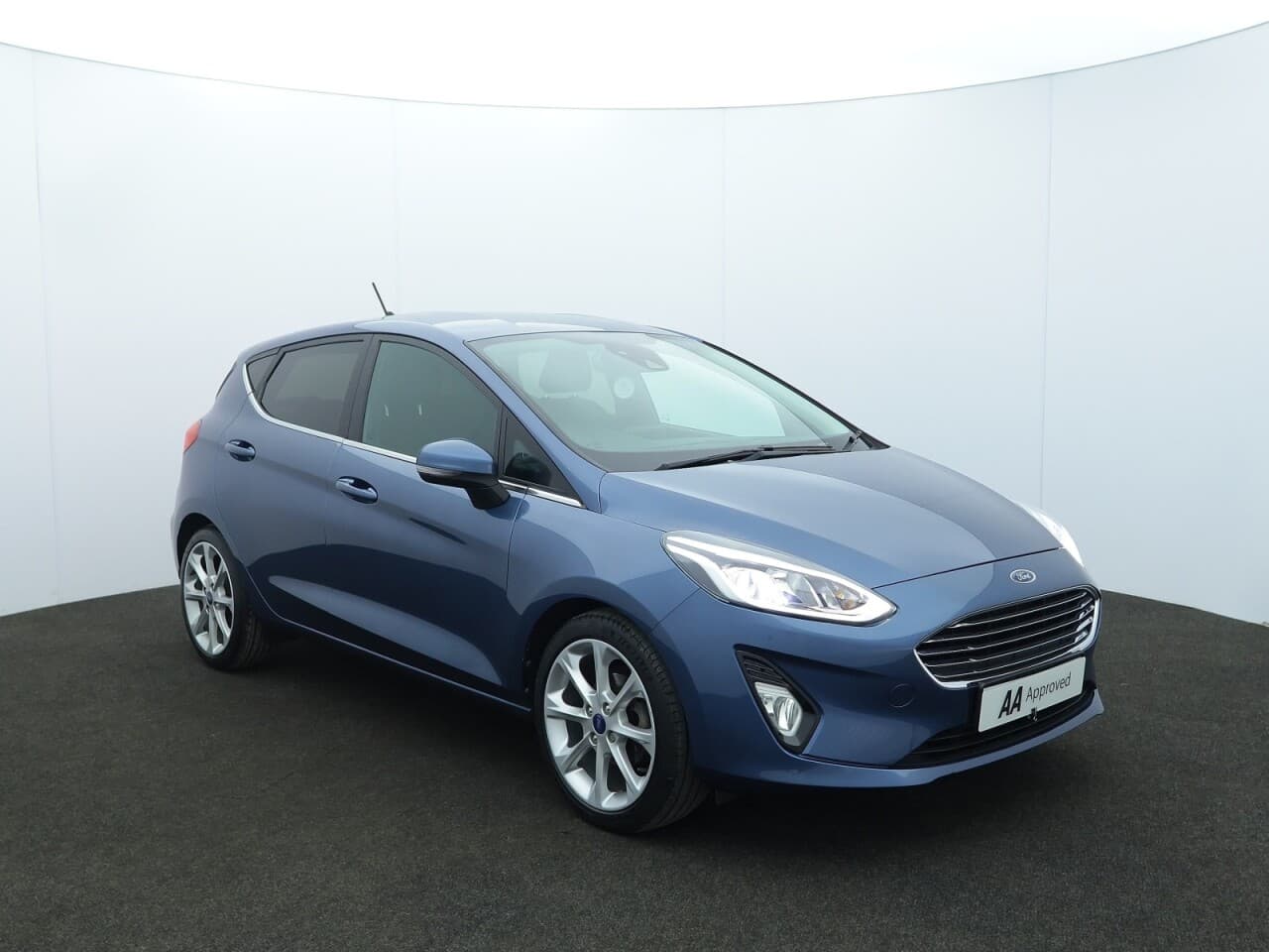 Ford Fiesta 1.0T EcoBoost MHEV Titanium X — image 4
