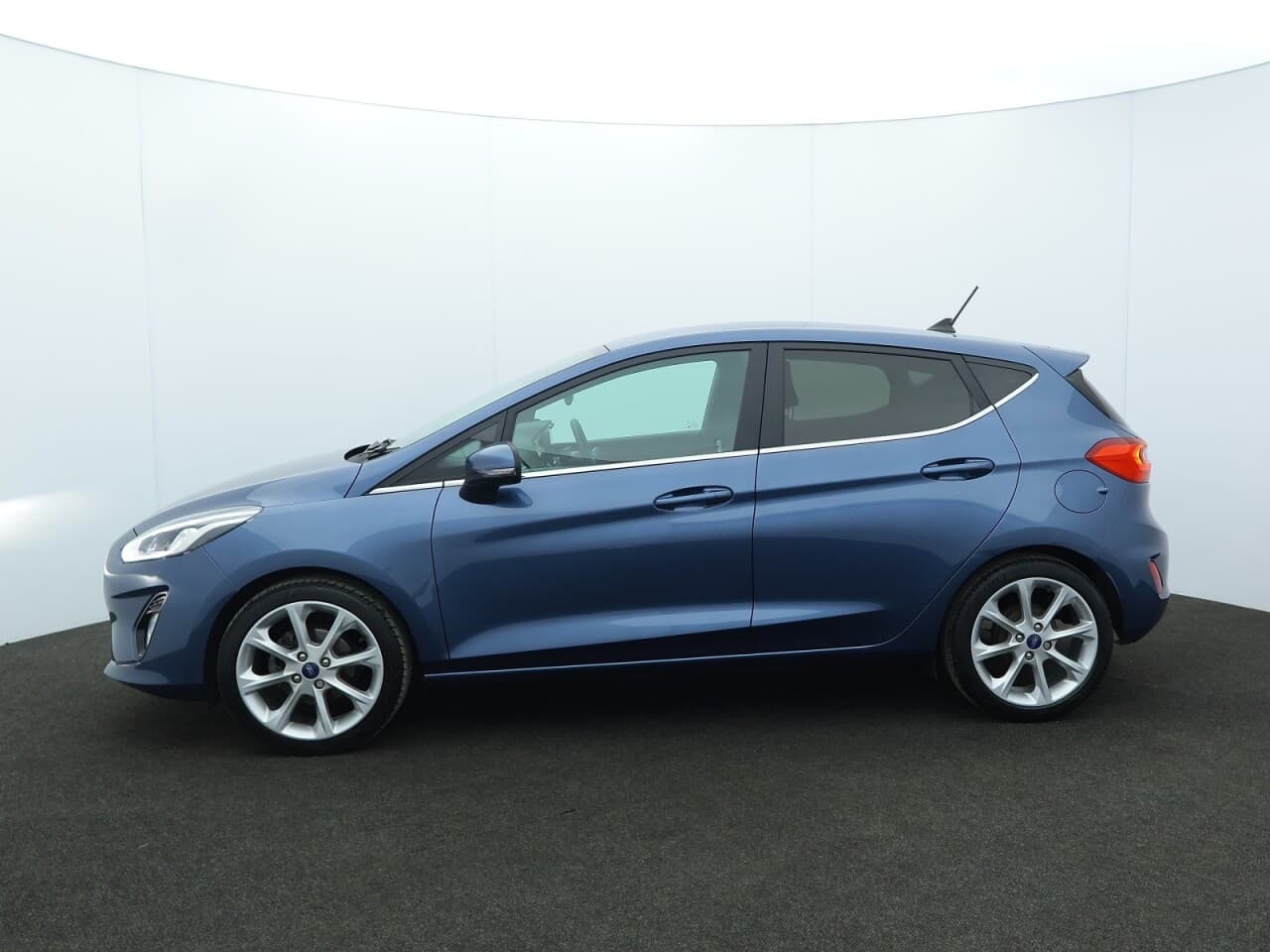 Ford Fiesta 1.0T EcoBoost MHEV Titanium X — image 8