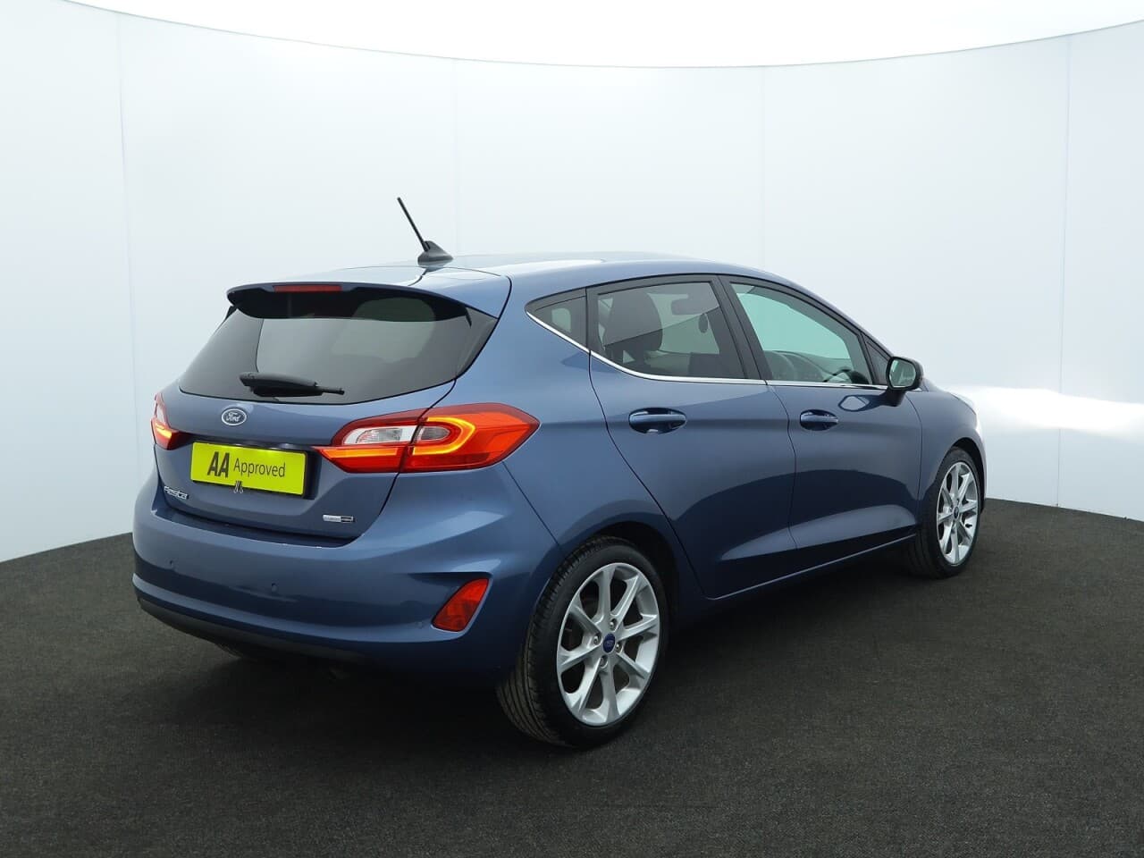 Ford Fiesta 1.0T EcoBoost MHEV Titanium X — image 11