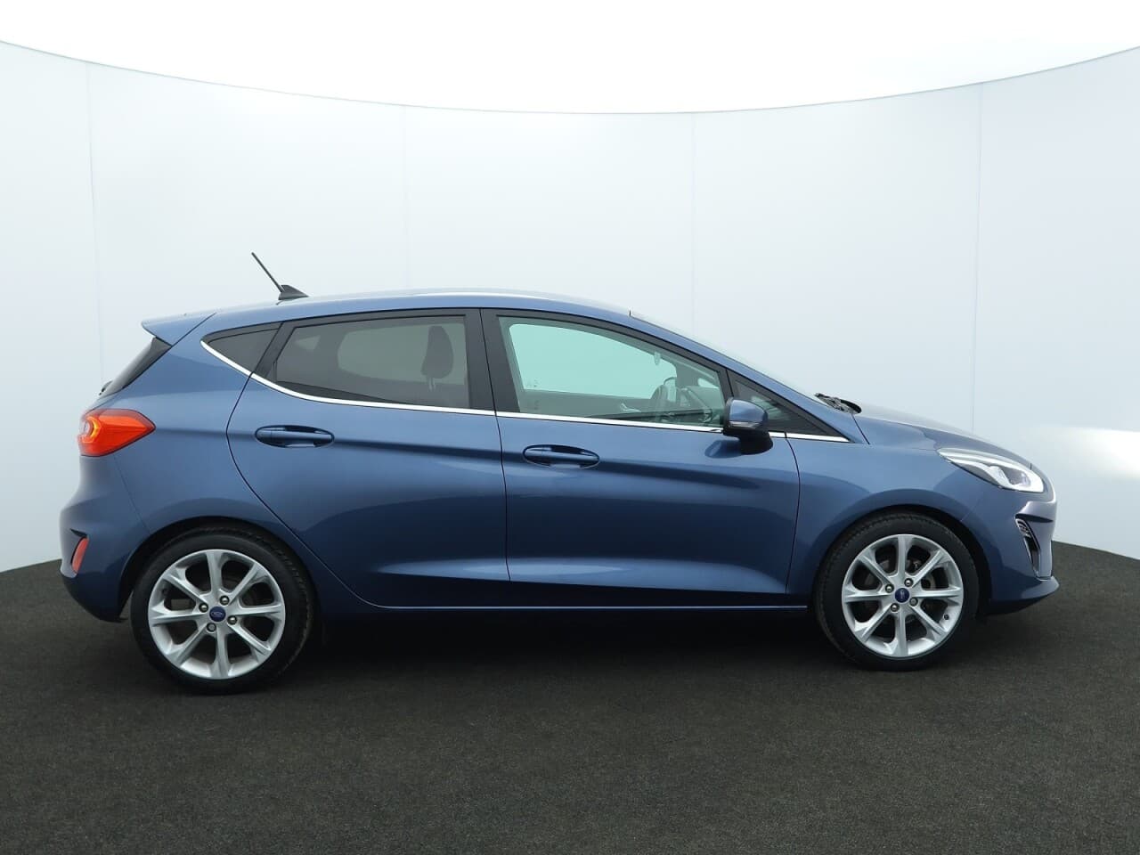 Ford Fiesta 1.0T EcoBoost MHEV Titanium X — image 12