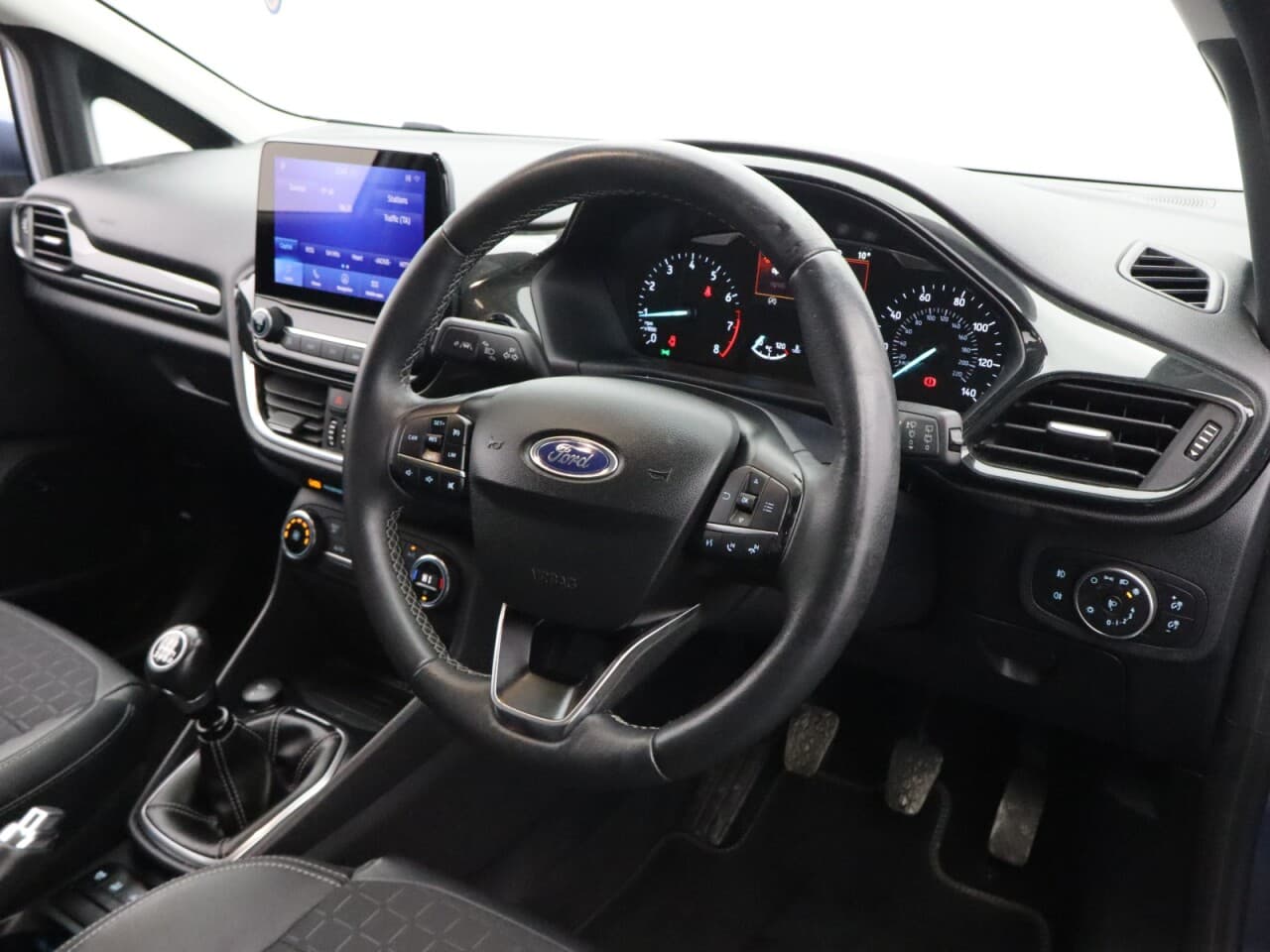 Ford Fiesta 1.0T EcoBoost MHEV Titanium X — image 14