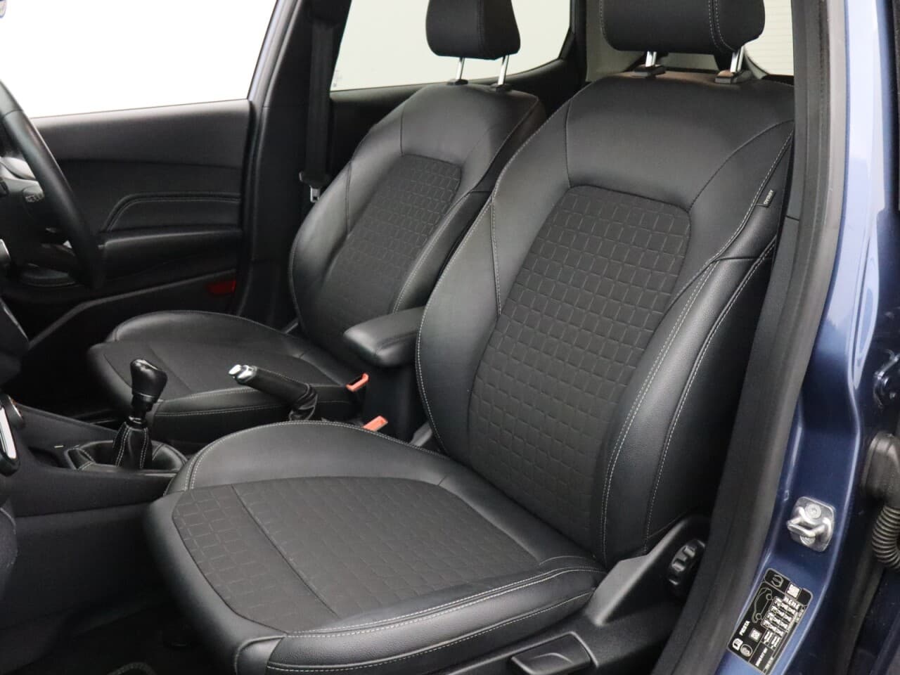 Ford Fiesta 1.0T EcoBoost MHEV Titanium X — image 37