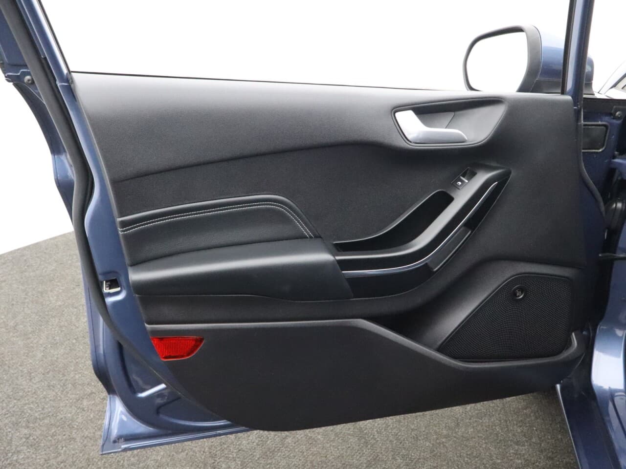 Ford Fiesta 1.0T EcoBoost MHEV Titanium X — image 39