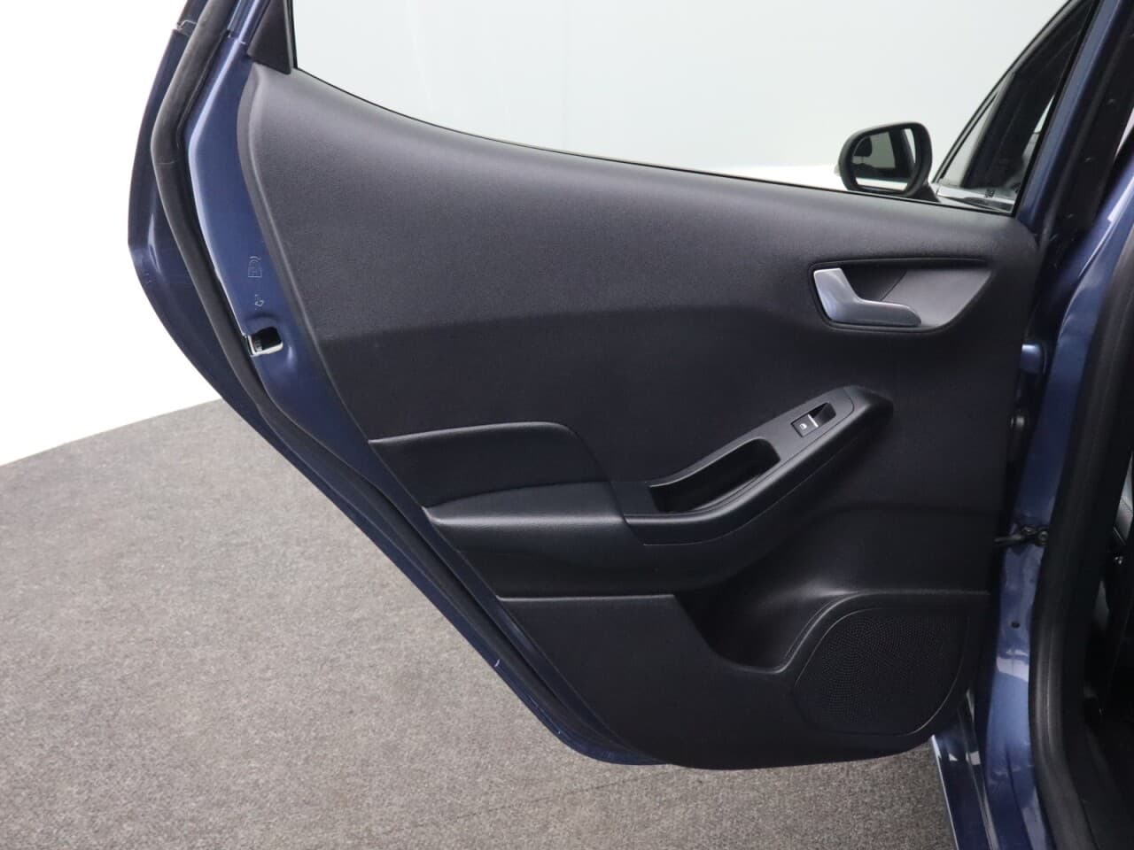 Ford Fiesta 1.0T EcoBoost MHEV Titanium X — image 42