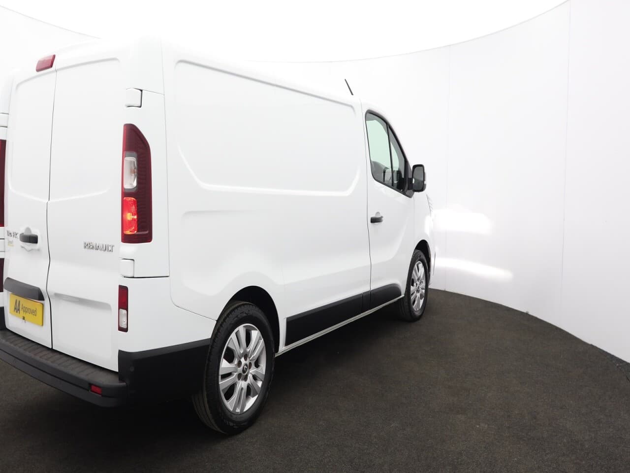 Renault Trafic 2.0 dCi Blue SL28 Sport — image 11