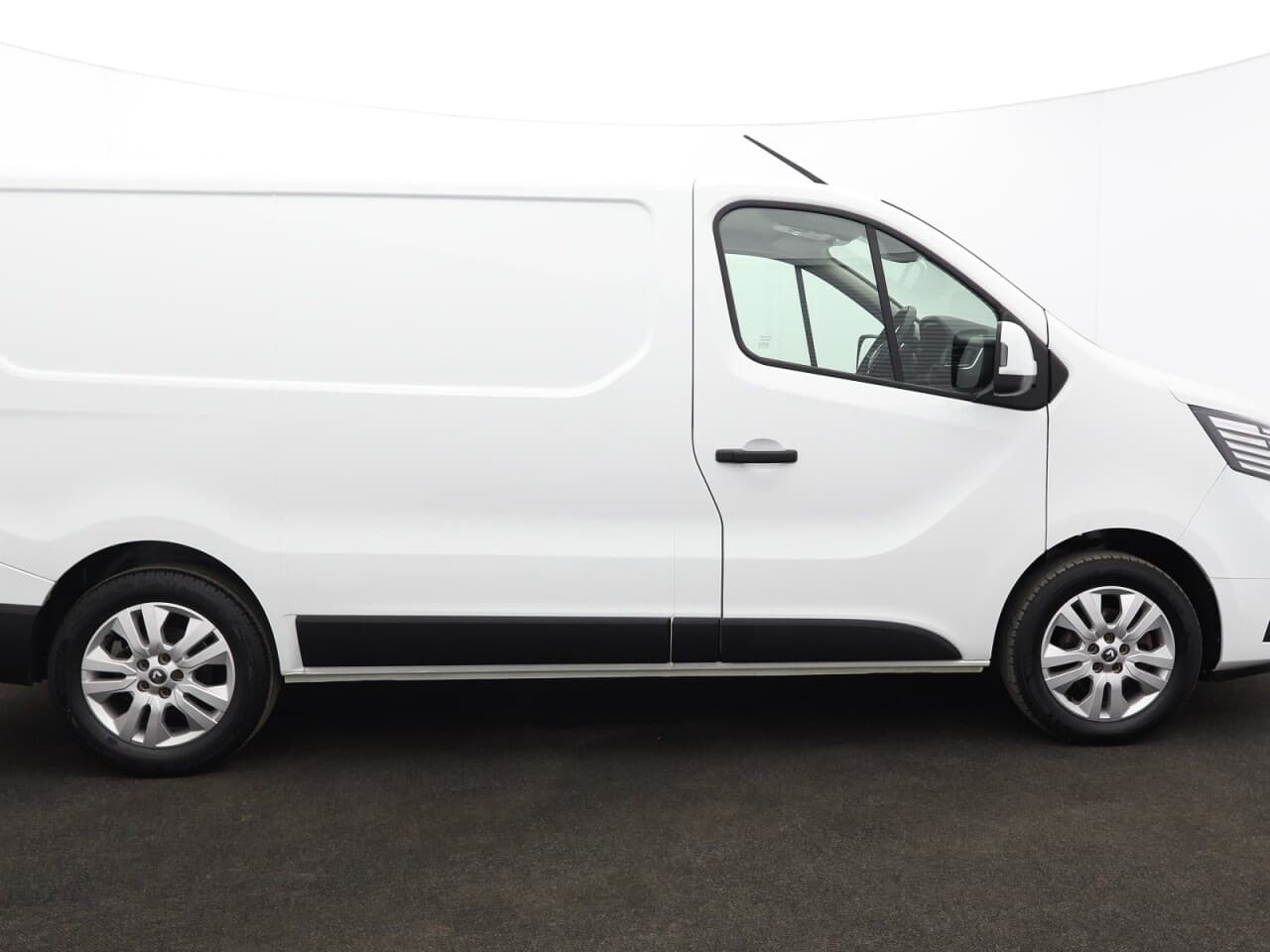 Renault Trafic 2.0 dCi Blue SL28 Sport — image 12