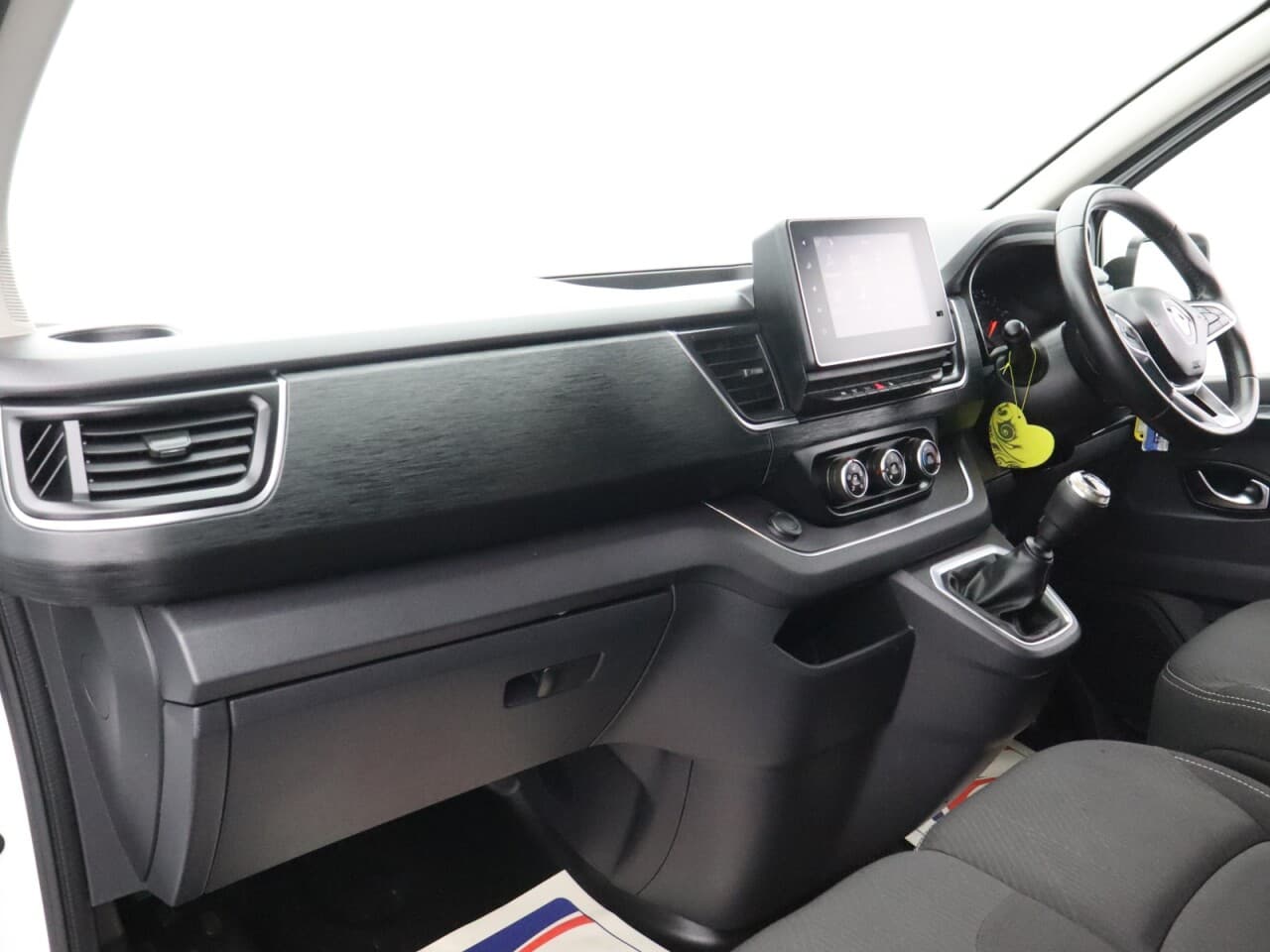 Renault Trafic 2.0 dCi Blue SL28 Sport — image 36
