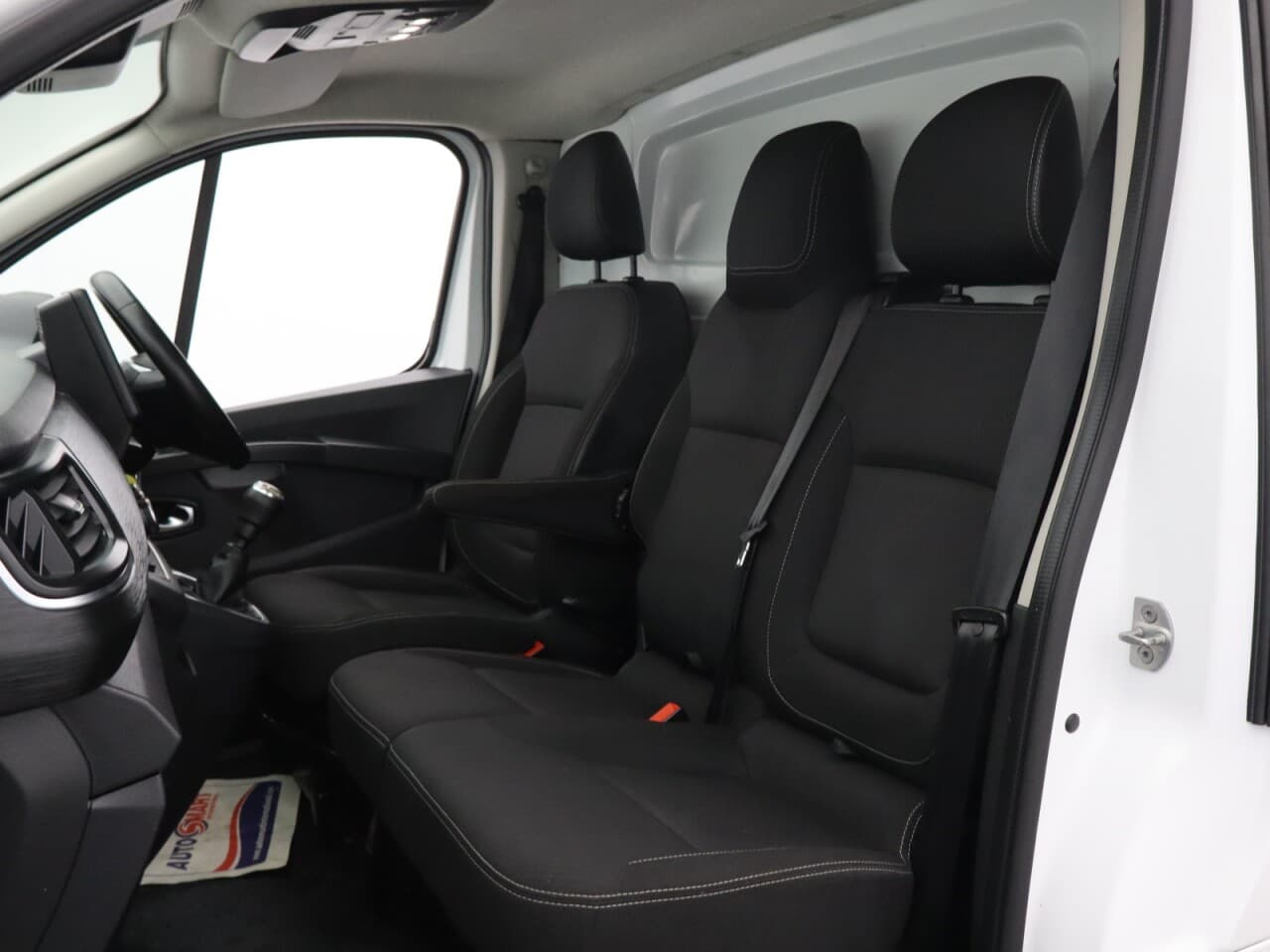 Renault Trafic 2.0 dCi Blue SL28 Sport — image 38