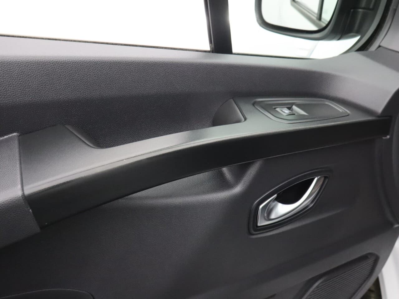 Renault Trafic 2.0 dCi Blue SL28 Sport — image 39