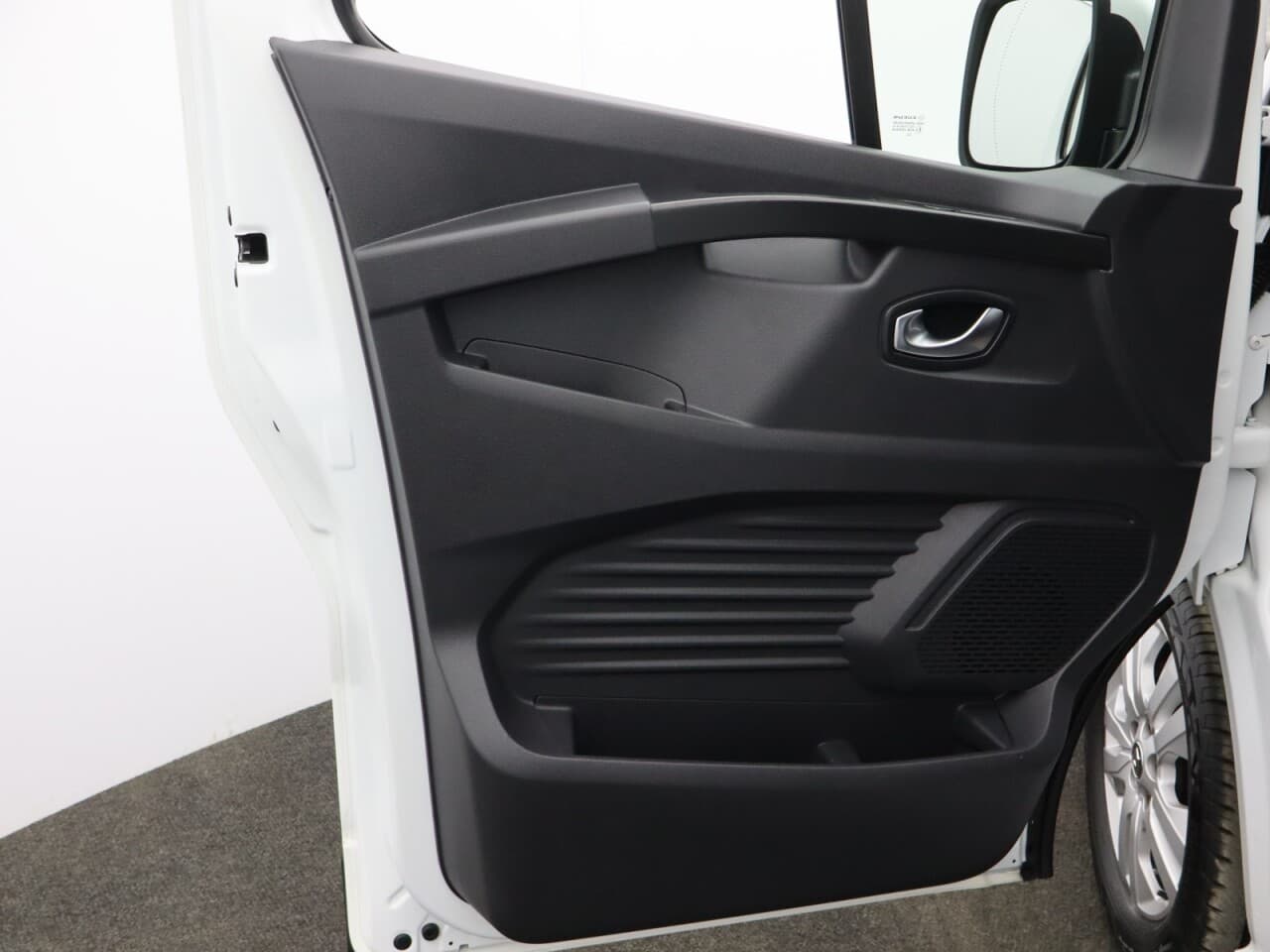 Renault Trafic 2.0 dCi Blue SL28 Sport — image 40