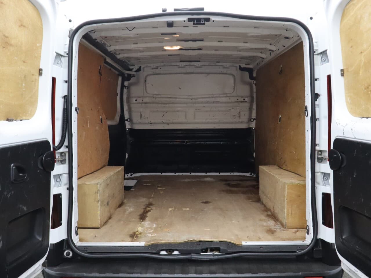 Renault Trafic 2.0 dCi Blue SL28 Sport — image 42