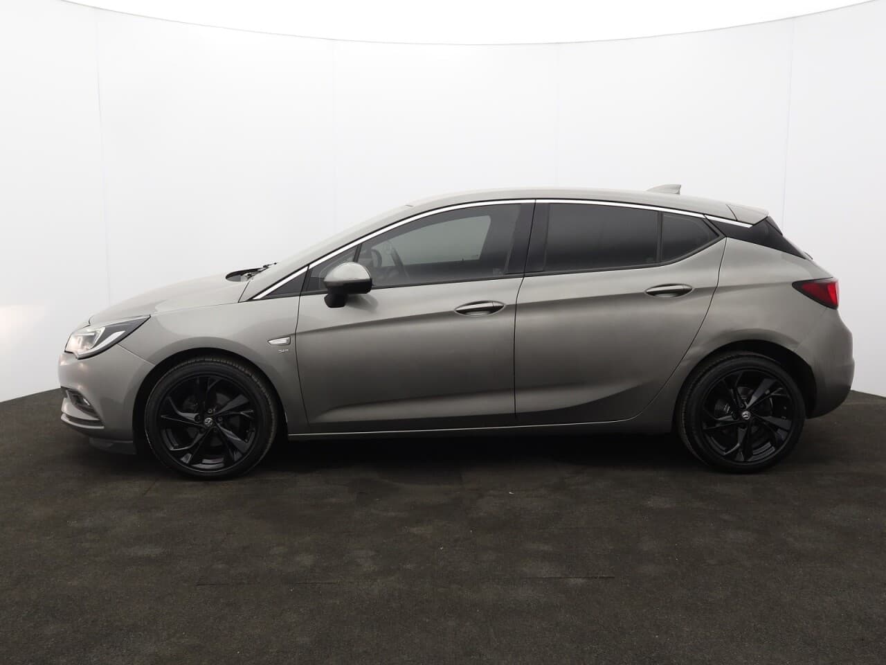 Vauxhall Astra 1.6 CDTi ecoFLEX SRi Nav — image 6