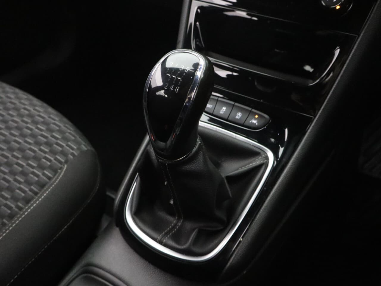 Vauxhall Astra 1.6 CDTi ecoFLEX SRi Nav — image 23