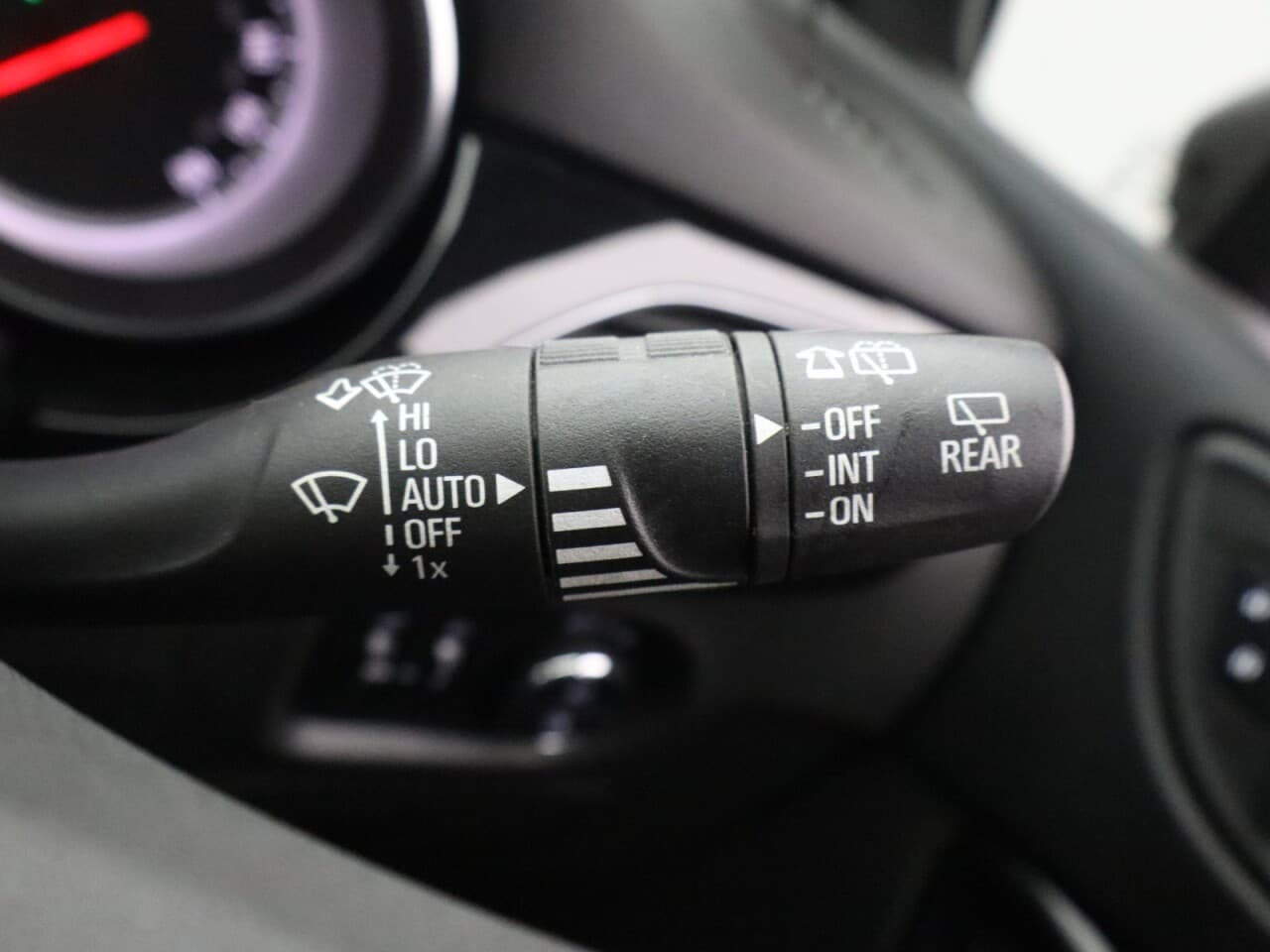 Vauxhall Astra 1.6 CDTi ecoFLEX SRi Nav — image 34