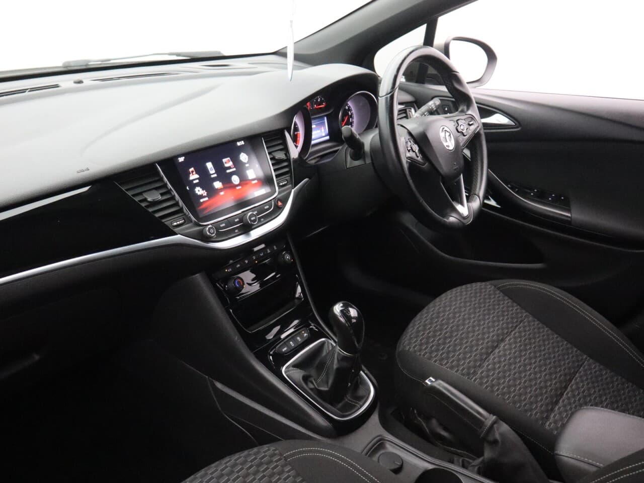 Vauxhall Astra 1.6 CDTi ecoFLEX SRi Nav — image 35