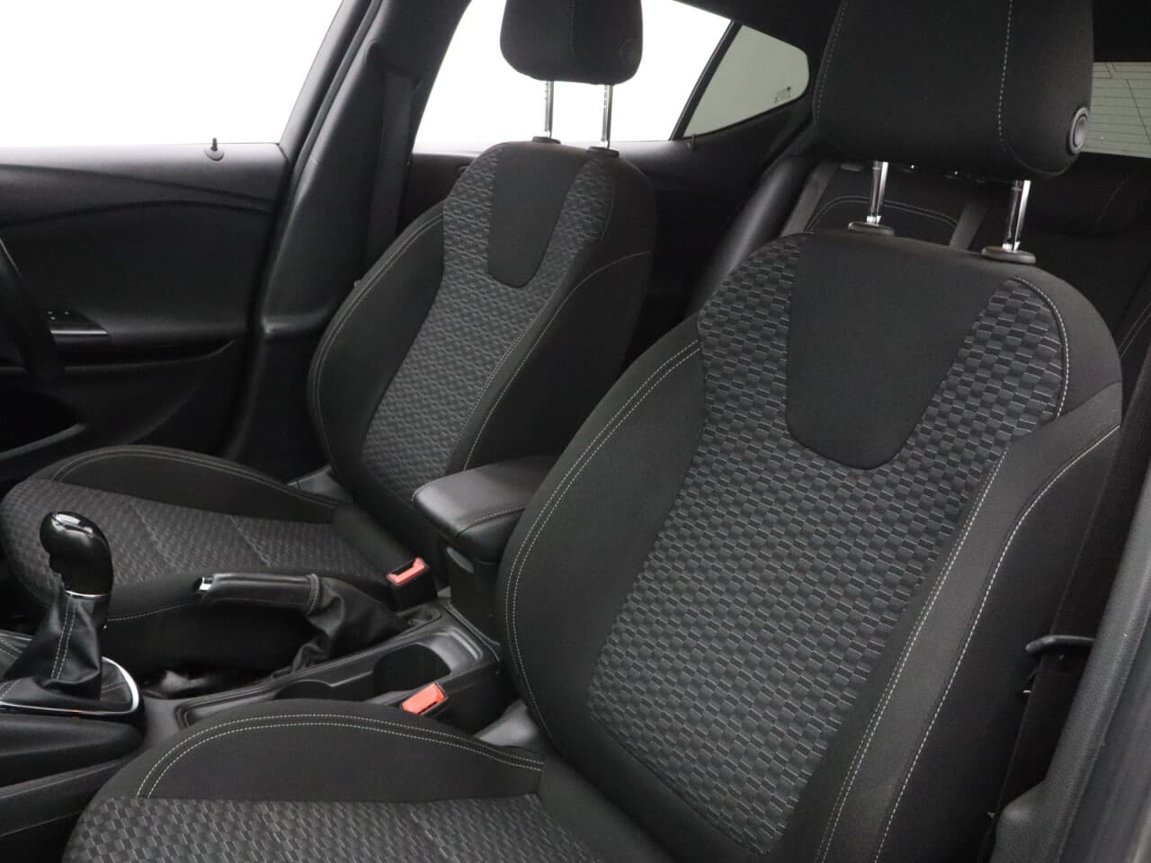 Vauxhall Astra 1.6 CDTi ecoFLEX SRi Nav — image 36