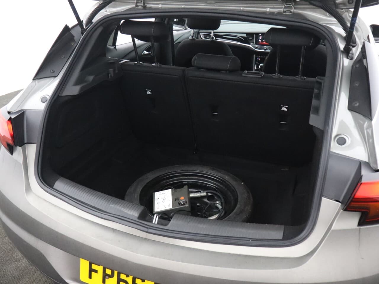 Vauxhall Astra 1.6 CDTi ecoFLEX SRi Nav — image 39