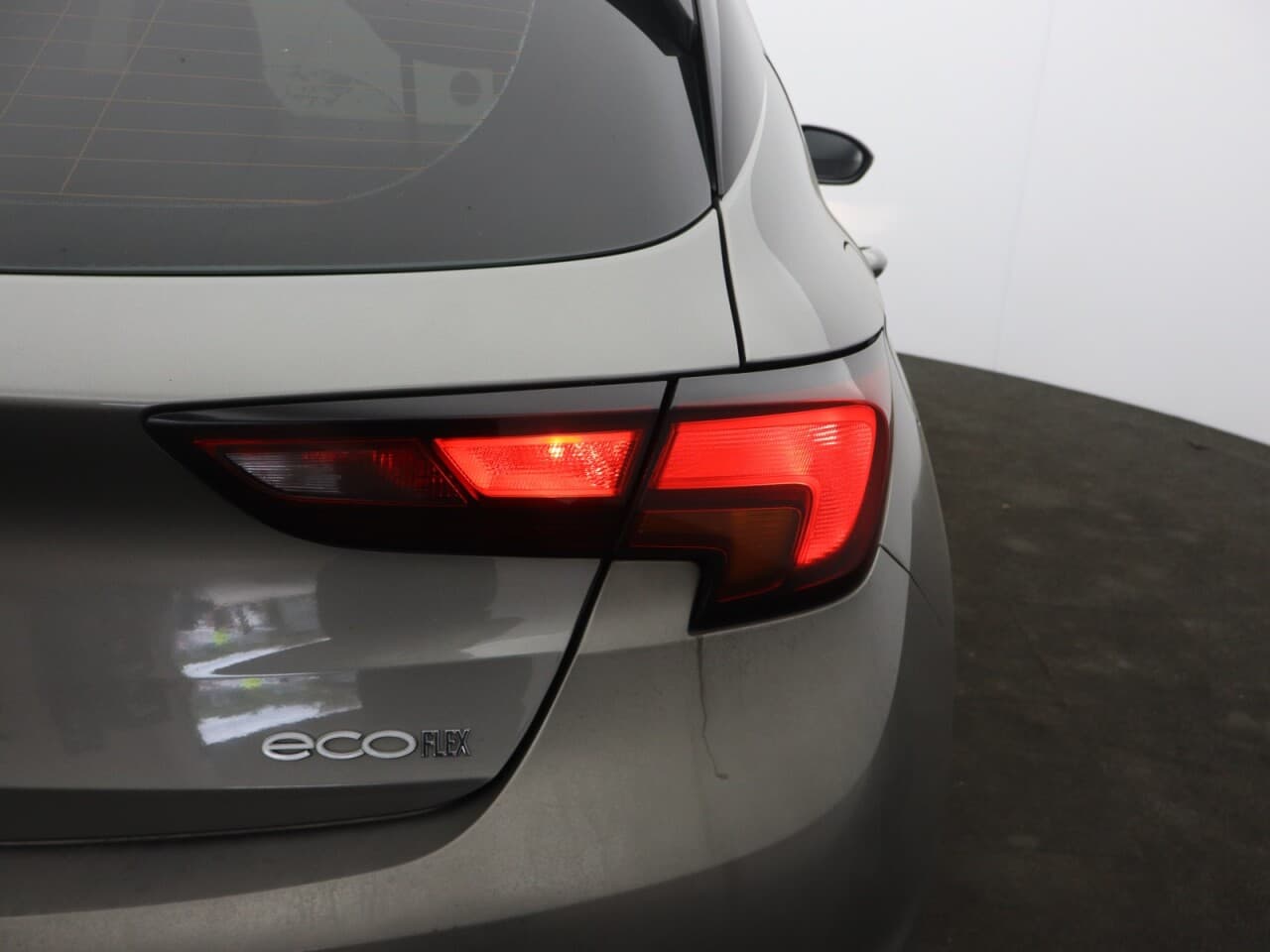 Vauxhall Astra 1.6 CDTi ecoFLEX SRi Nav — image 49