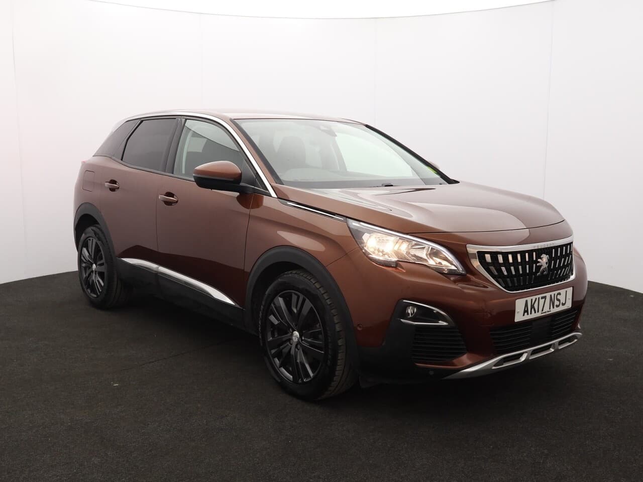 Peugeot 3008 1.2 PureTech Allure view 1