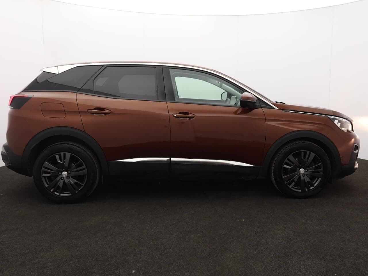 Peugeot 3008 1.2 PureTech Allure — image 11