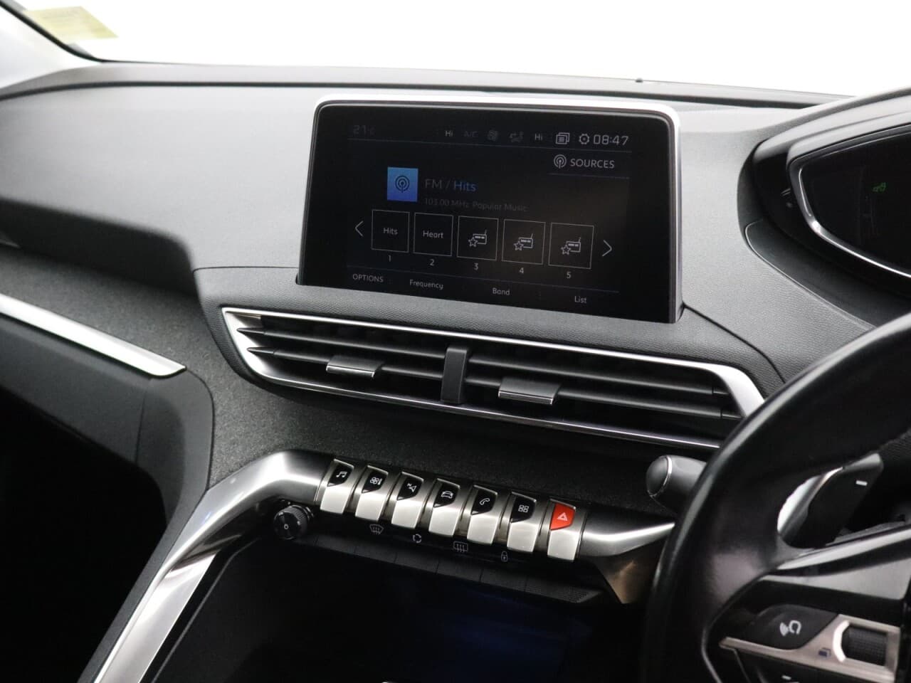 Peugeot 3008 1.2 PureTech Allure — image 21