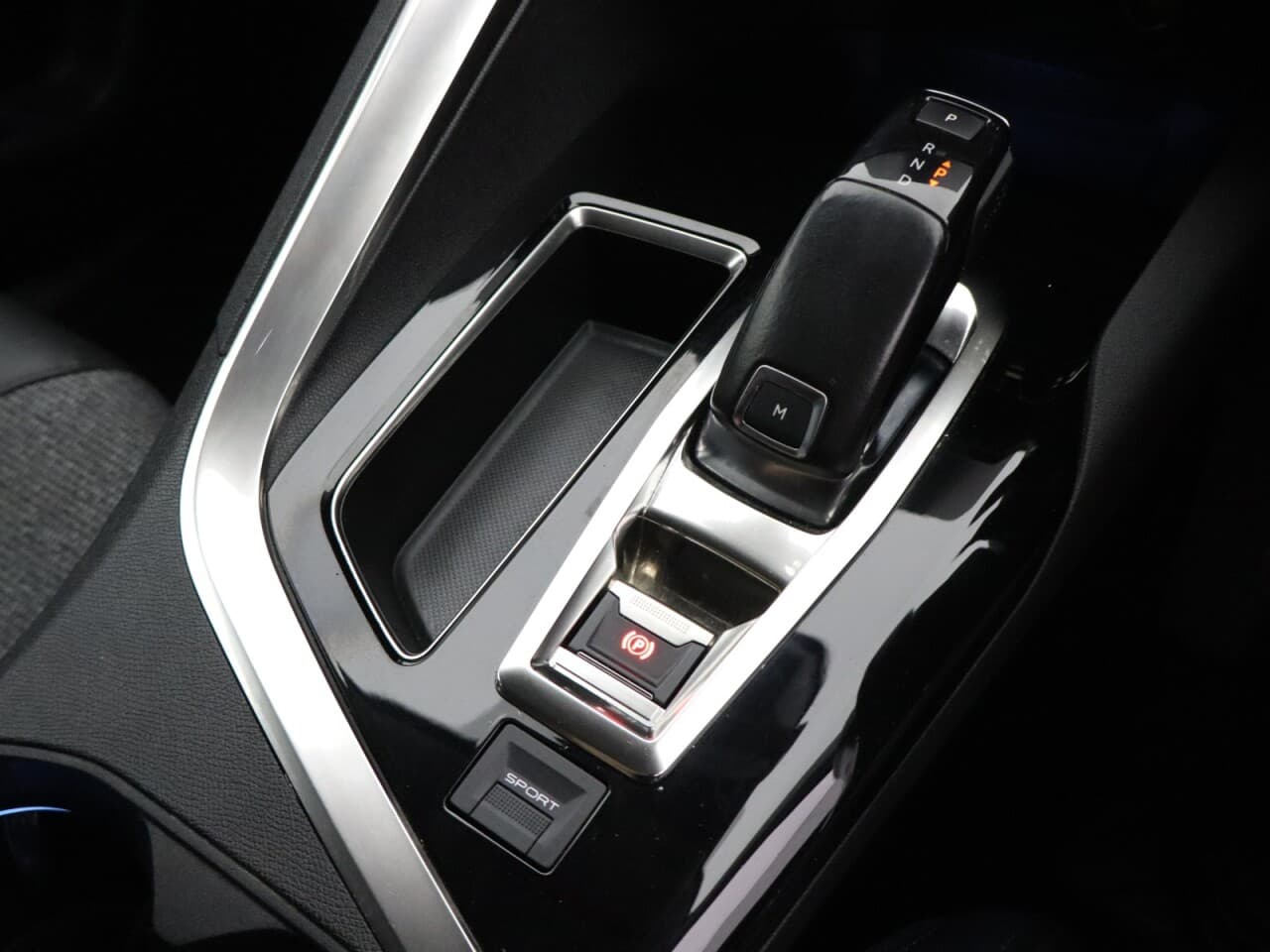 Peugeot 3008 1.2 PureTech Allure — image 22