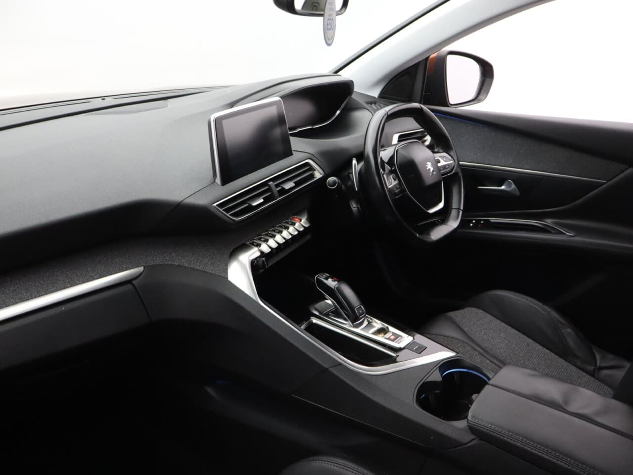 Peugeot 3008 1.2 PureTech Allure — image 36
