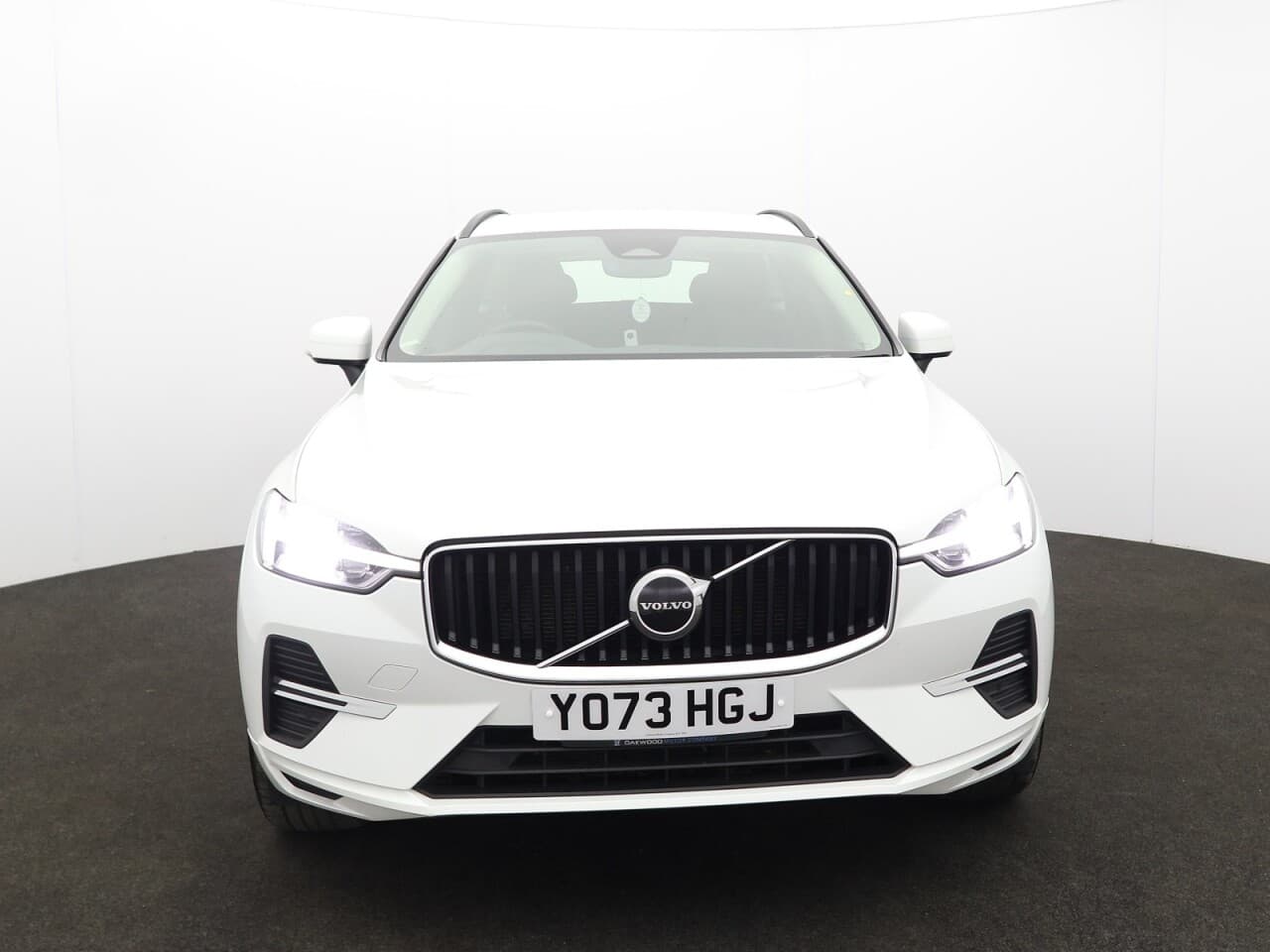 Volvo XC60 2.0 B5 MHEV Core — image 4