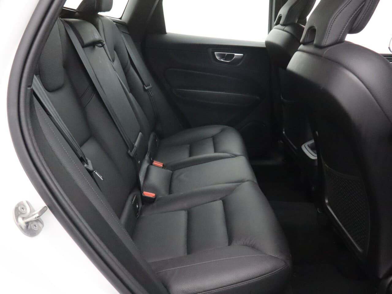 Volvo XC60 2.0 B5 MHEV Core — image 44