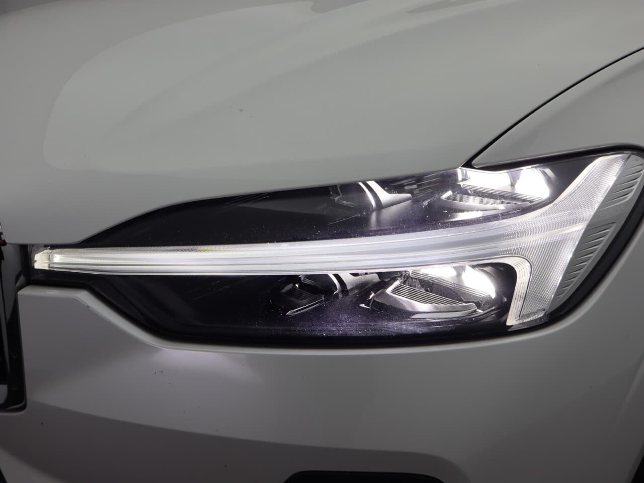 Volvo XC60 2.0 B5 MHEV Core — image 51