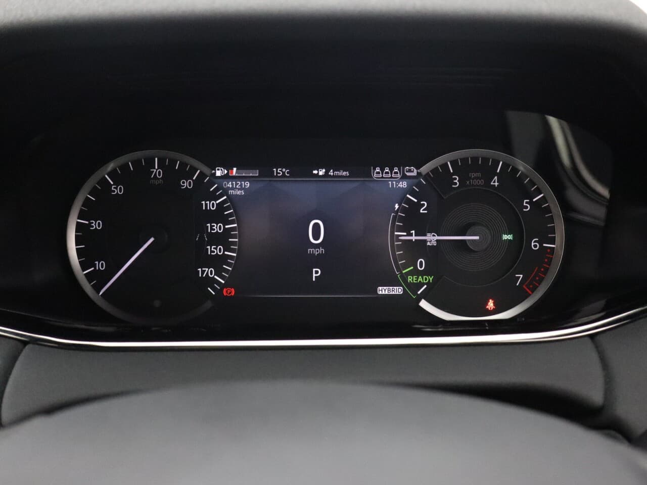 Land Rover Range Rover Evoque 1.5 P300e 12.2kWh R-Dynamic SE — image 20